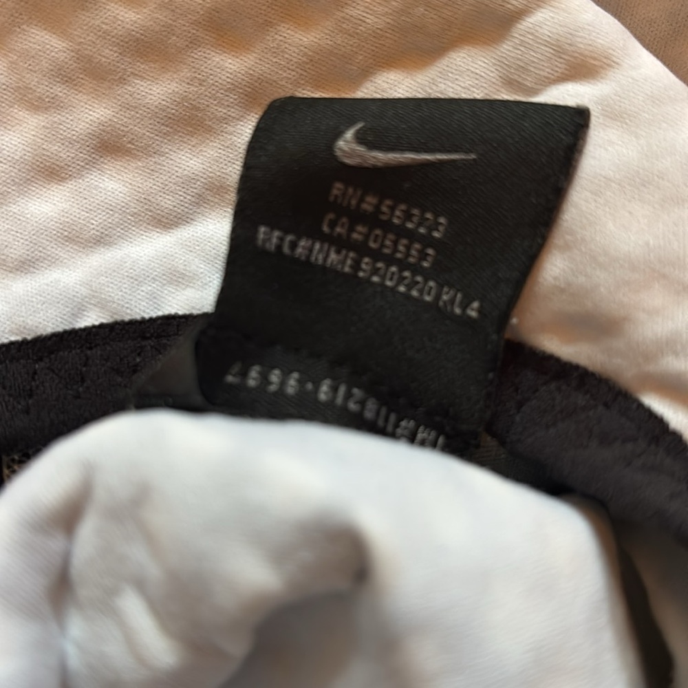 Nike🔥Women’s Sphere Running Biking Hiking Jacket, Size M - Picture 12 of 16